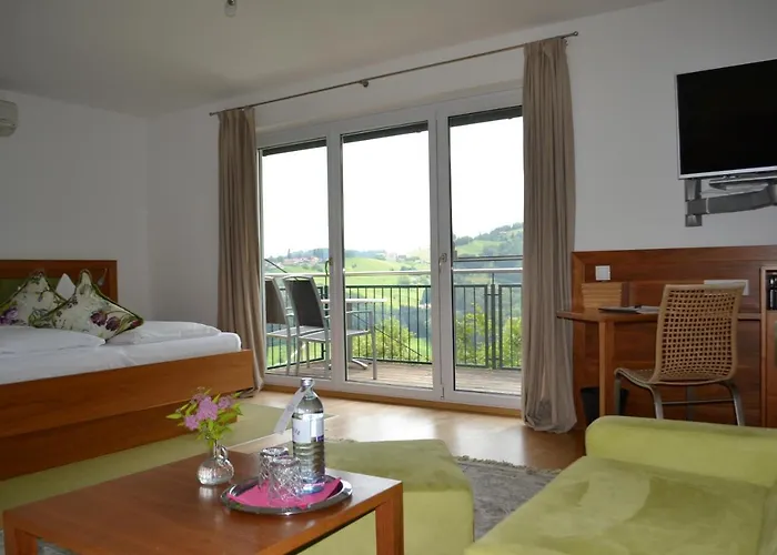 Rosa 4* غامليتز